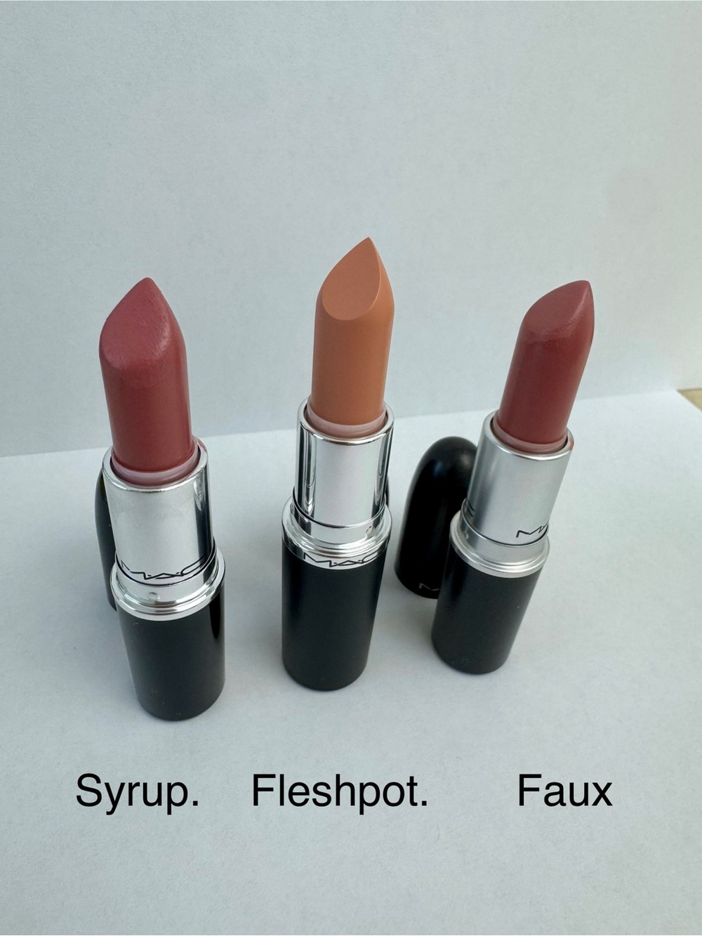 Bundle of 9 Mac lipsticks - Picture 5 of 7